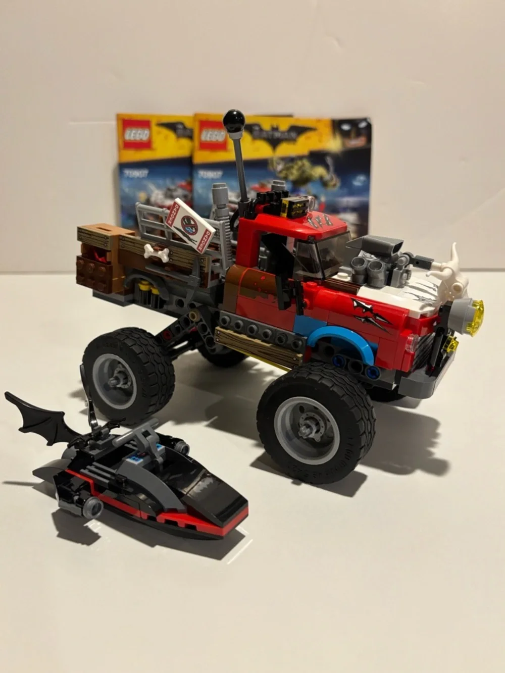 LEGO #70907 Killer Croc Tail-Gator - Picture 9 of 15